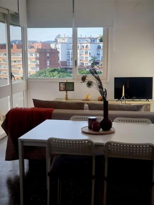 Somriu Fenals Platja Apartment *