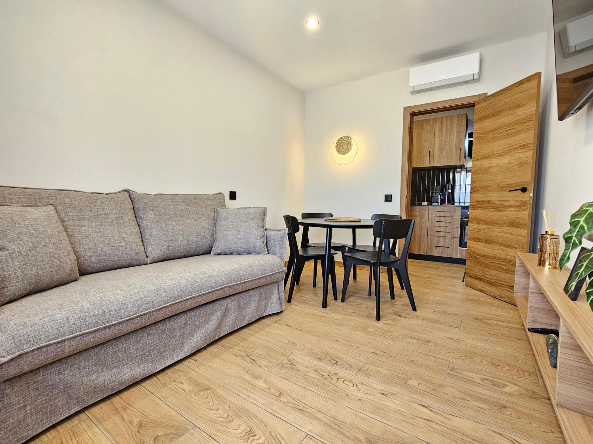 Hostal Lagom New, 5 Min Walk From The Sea *