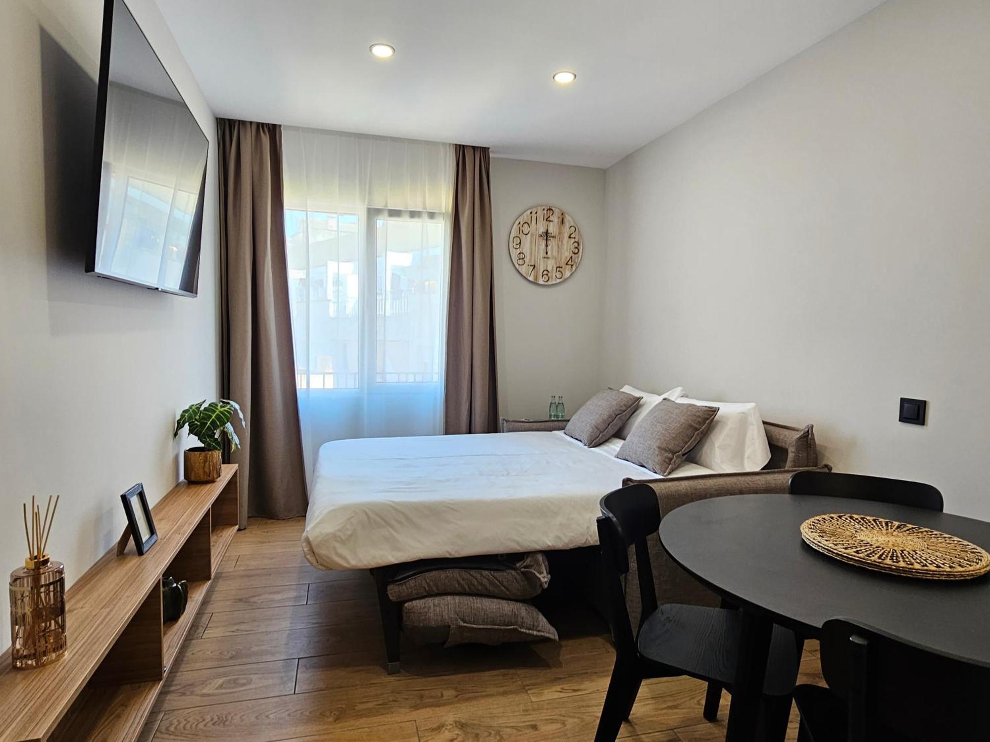 Hostal Lagom New, 5 Min Walk From The Sea *