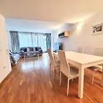 Ancora Frontbeach Luxury Apartment