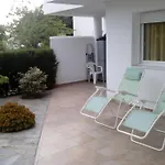 Bonito Apartamento De 3 Hab. Con Jardin