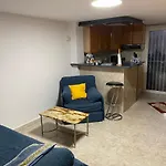 Studio Dans Un Endroit Calme Et Discret D Empuria