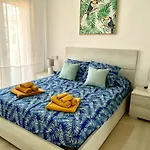 L\'Escala Stil Calm ideal holidays