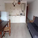 Estudi Amb Vistes Al Canal