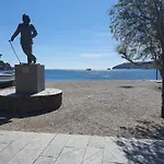 Piso Nuevo, Pk Pequeno Y A 5 Min De La Playa Caminando