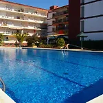 Studio De Un Solo Ambiente Con Terraza Y Piscina Y