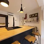 Bravissimo Les Voltes, Modern 1-Bedroom Apartment