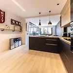 Bravissimo Les Voltes, Modern 1-Bedroom Apartment