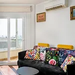 Apartamento WELCS con terraza y viistas al mar
