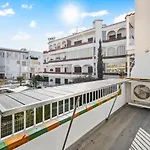 Apartamento en el Centro con Terraza y Piscina