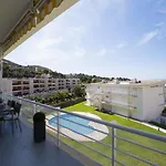 Magnifico Apartamento Renovado En Primera Linea De Playa Con Terraza, Piscina Y Parking, Roses - Es-228-109