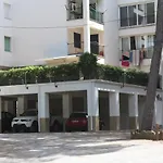 Precioso apartamento con piscina.