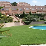 Ava Senia 4-1