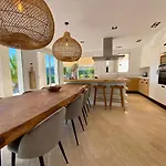 Villa De Oro