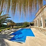 Villa De Oro