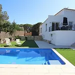 Villa Green House