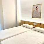 Apartamento Con 3 Habitaciones, Terraza Y Jardin Comunitario Con Piscina En Sant Antoni De Calonge