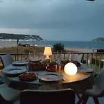 Pis A Peu De Platja Amb Vistes
