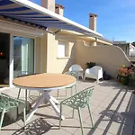 Maritim II 2 At.1 - Apartamento Moderno, Agradable Y Muy Bien Equipado Situado En 1ª Linea De Mar - Es-228-82