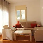 Apartamento En El Port De La Selva: Planta Baja, Terraza Y Wifi A Metros De La Playa - Es-228-52