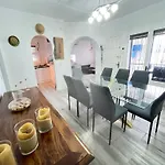 Charmante Villa Avec Piscine Dans Les Canaux