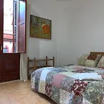 Preciosa Vivienda Enorme Y Totalmente Equipada En El Centro De Figueres