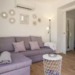 Apartamento Renovado Con Terraza, A Pasos De La Playa De Riells, ¡Ideal Para Parejas! - Es-325-29