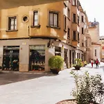 Bravissimo Hortes, 3-Bedroom Centre Apartment