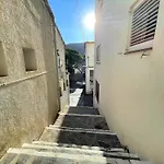 Creus - Apartment In The Center Of Town
