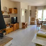 Casa Pareada Con Piscina
