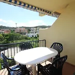 Apartamento Con Terraza A 150 M De La Playa De Grifeu, Ideal Para 4 Personas - Es-228-50