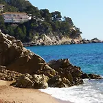 Casas Blanca 14 junto a piscina en playa privada Santa María de Llorell
