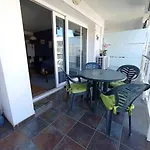 Appartement Proche Commerces Avec Grande Terrasse Et Piscine