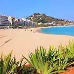 2 Bedroom Large Modern Apartment In Blanes Old Town 50M From The Beach!