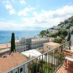 Apartment In Roses Near Sea