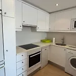 Precioso Piso Con Vista Al Canal Y Piscina En Roses