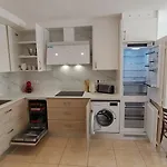 Empuriapparts Abrilmar Renovado