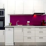 Beautiful 2-Bedroom Apartment For 5 People