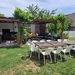 Newly Renovated Large Villa With Garden