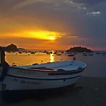Lets Holidays Mediterranean Apartment 3 Minutes To The Beach 2