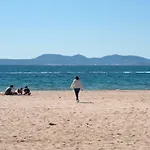 Apartamento a pie de playa, climatizado y parking