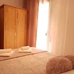 Parrot\'S House
