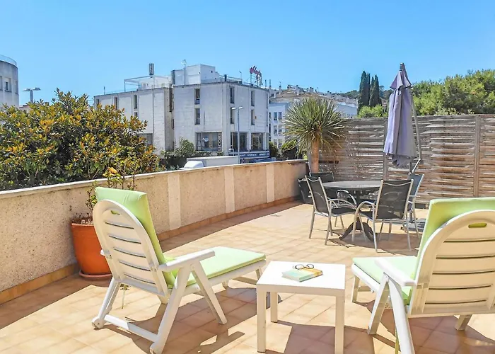 Stunning Apartment In Tossa De Mar With Kitchen