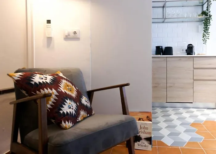 Eiffel Bridge Boutique Apartment
