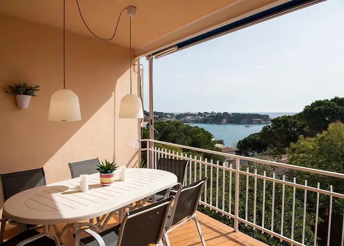 Apartamento familiar con vistas al mar en S\'Agaro a 2 minutos a pie de la playa