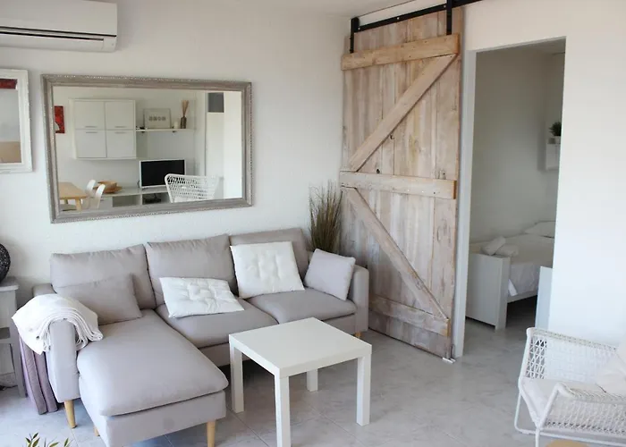 Beautiful Apartment In Front Of Beach, Pool, View