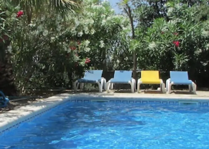 Cosy Apartment With Swimming Pool And Spacious Private Terrace