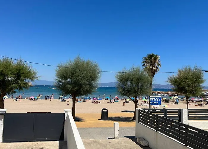 Apartamento En La Playa. Free Parking. Free Wifi