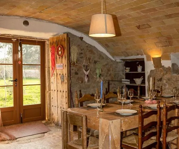 Can Camos - Masia Rural