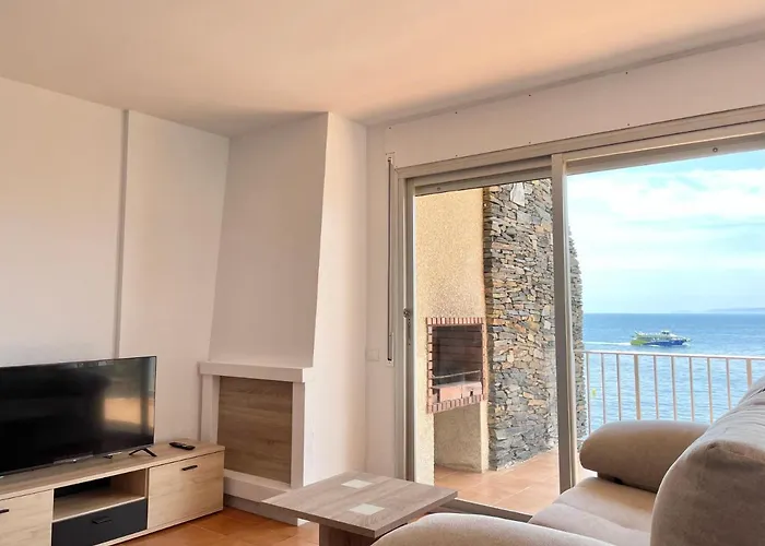 Luminoso Apartamento Frente Al Mar Con Piscina